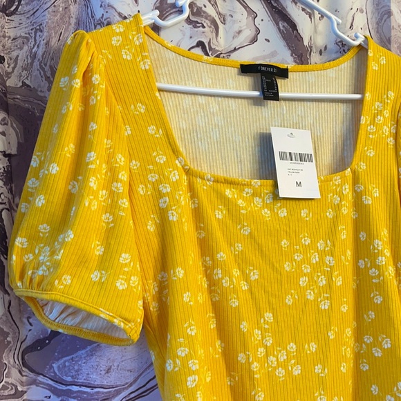 Floral Bodysuit 💛 - Picture 3 of 4